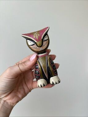 Vintage Hand Painted Wood Cat Figure Sculpture Decor